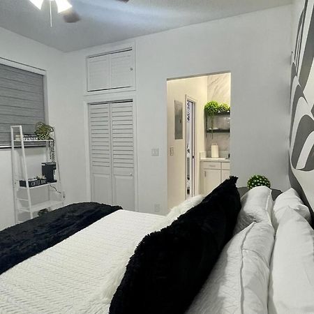 Cozy Studio, Prime Location, Remodeled, 1 Parking West Palm Beach Extérieur photo