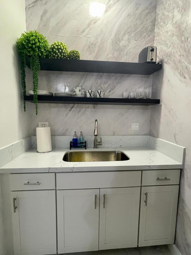 Cozy Studio, Prime Location, Remodeled, 1 Parking West Palm Beach Extérieur photo