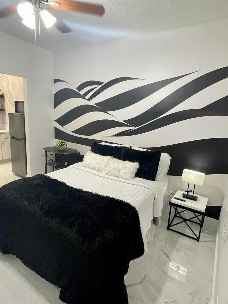 Cozy Studio, Prime Location, Remodeled, 1 Parking West Palm Beach Extérieur photo