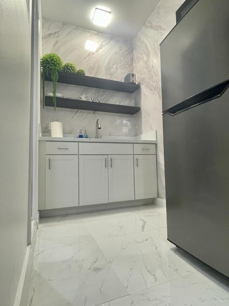 Cozy Studio, Prime Location, Remodeled, 1 Parking West Palm Beach Extérieur photo